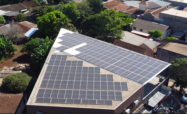 Obras realizadas 2 Usina solar comercial de 97,60 kWp em Paiçandu, PR, instalada pela S2V Engenharia