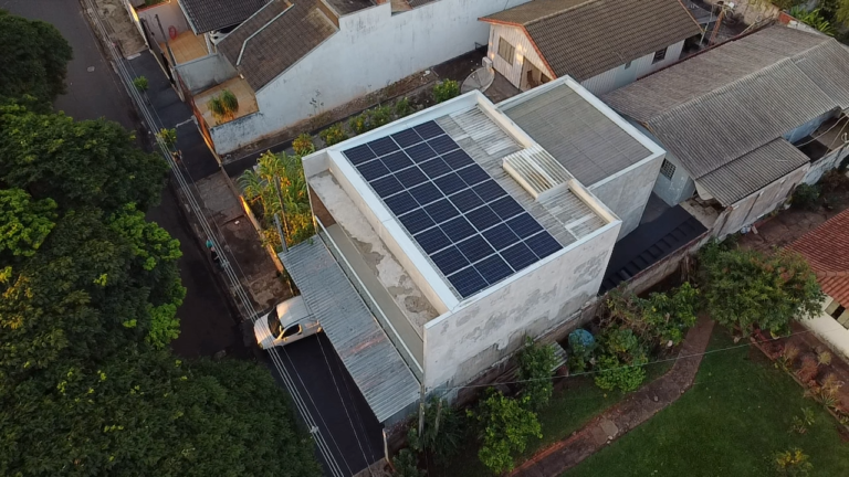 Obras realizadas 9 Usina solar comercial de 9,76 kWp em Mandaguaçu, PR, instalada pela S2V Engenharia