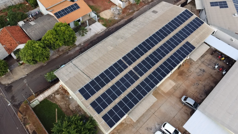 Obras realizadas 4 Usina solar industrial de 48,80 kWp em Mandaguaçu, PR, instalada pela S2V Engenharia