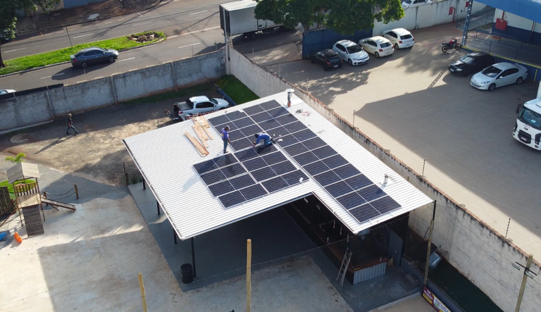 Obras realizadas 8 Usina solar comercial de 14,64 kWp em Maringá, PR, instalada pela S2V Engenharia
